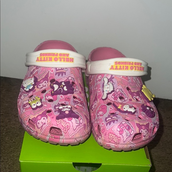 Crocs Hello Kitty Pink Clogs - Picture 2 of 5